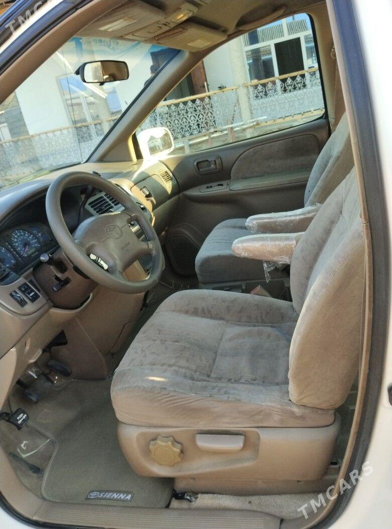 Toyota Sienna 2002 - 170 000 TMT - Balkanabat - img 10