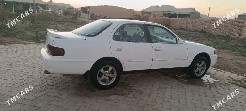 Toyota Camry 1994 - 105 000 TMT - Baýramaly - img 3