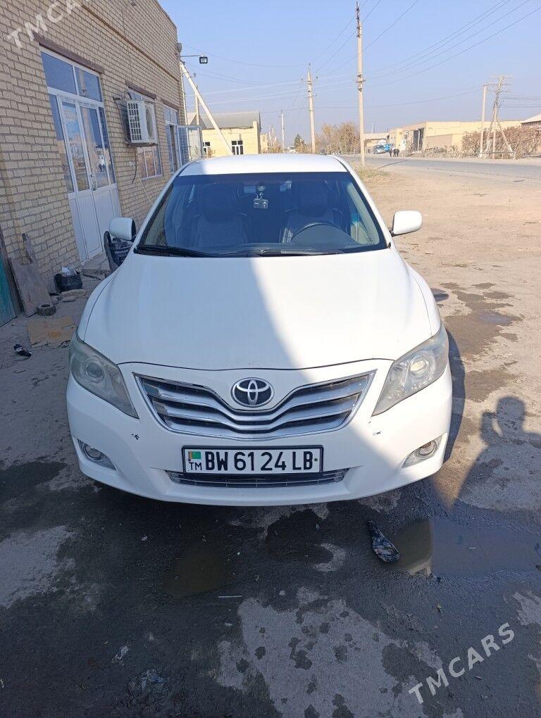Toyota Camry 2011 - 180 000 TMT - Saýat - img 2