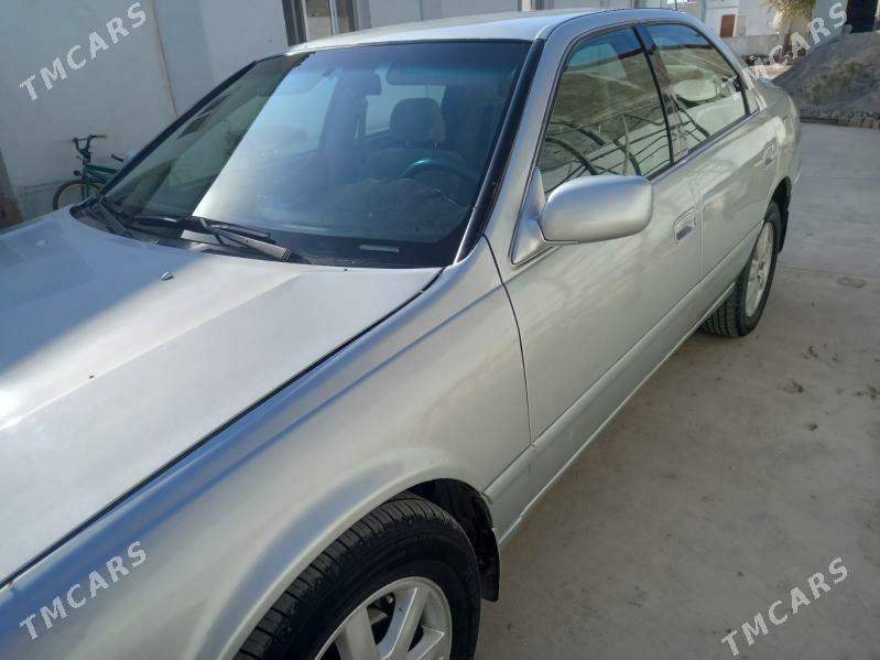 Toyota Camry 2000 - 135 000 TMT - Гарадамак - img 2