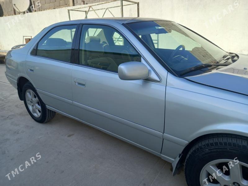 Toyota Camry 2000 - 135 000 TMT - Гарадамак - img 3