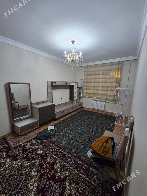 8 мкр-н 2этаж 3 ком 76м2 - 8 mkr - img 1