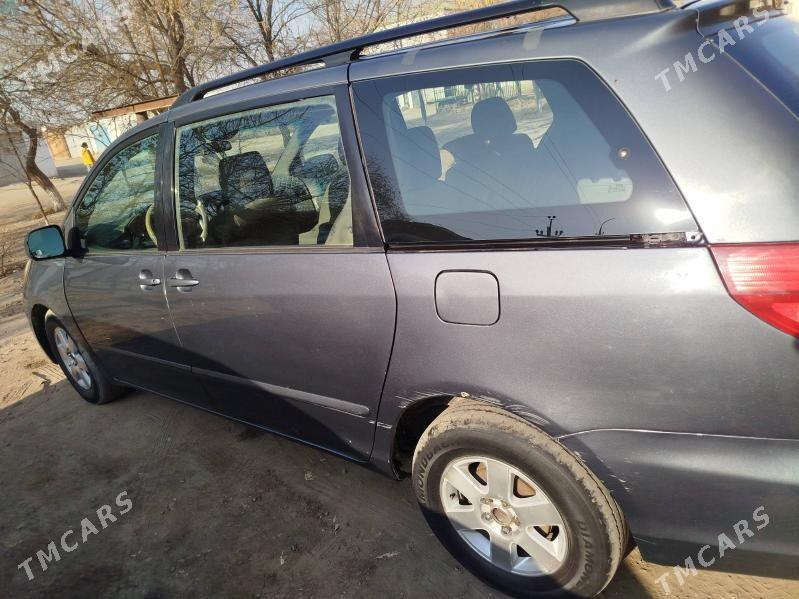Toyota Sienna 2007 - 200 000 TMT - Дашогуз - img 4