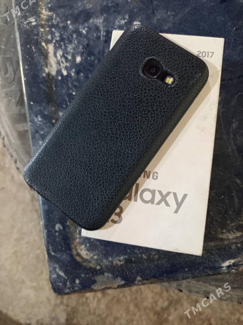 Samsung A3 2017 - Мары - img 4