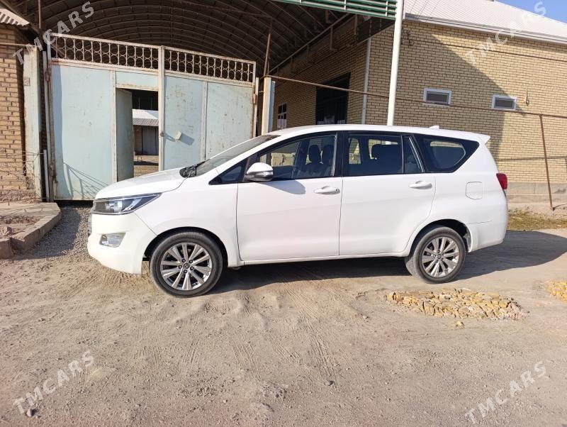 Toyota Innova 2022 - 240 000 TMT - Мары - img 2