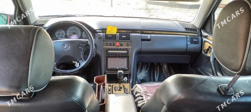 Mercedes-Benz E320 2002 - 110 000 TMT - Туркменбаши - img 5
