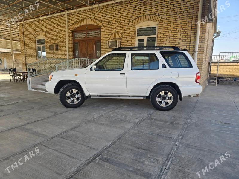 Nissan Pathfinder 2000 - 135 000 TMT - Мары - img 3