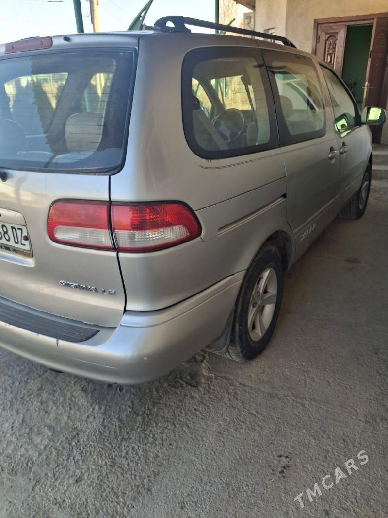 Toyota Sienna 2001 - 165 000 TMT - Дашогуз - img 5