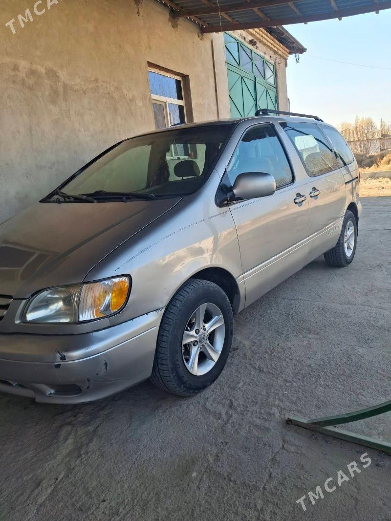 Toyota Sienna 2001 - 165 000 TMT - Дашогуз - img 1