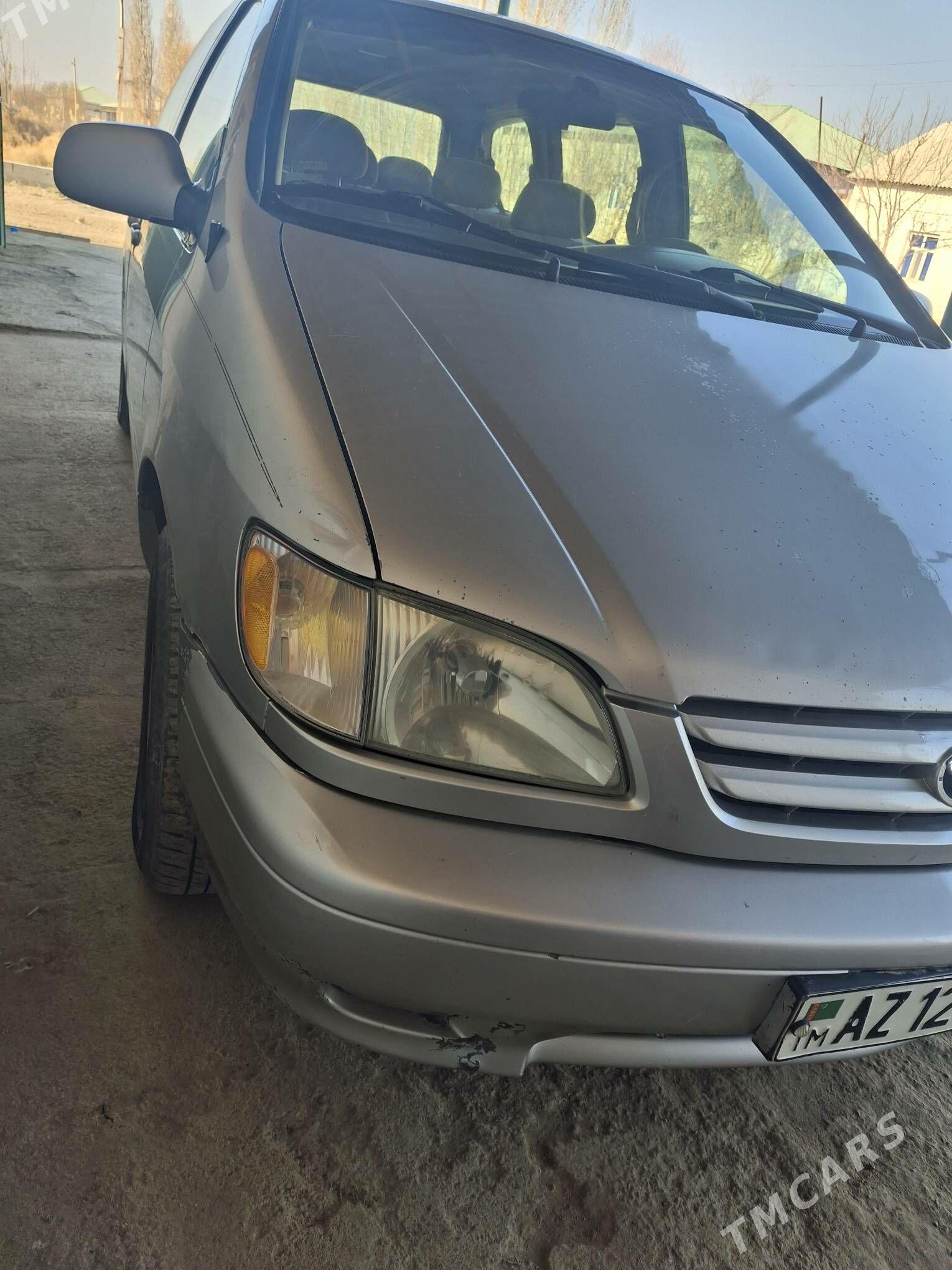 Toyota Sienna 2001 - 165 000 TMT - Дашогуз - img 2