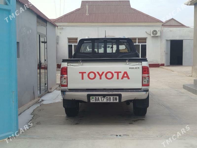 Toyota Hilux 2013 - 360 000 TMT - Balkanabat - img 4