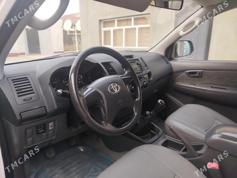 Toyota Hilux 2013 - 360 000 TMT - Balkanabat - img 3