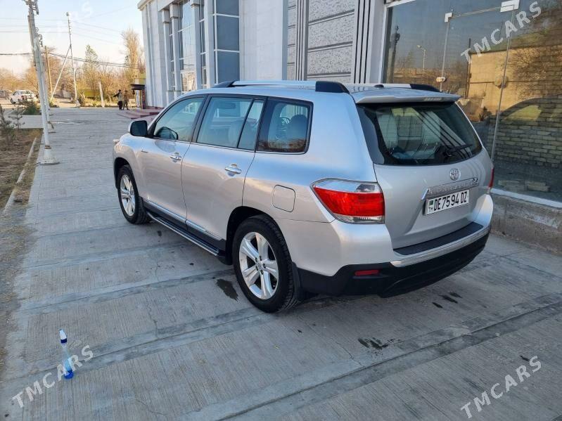 Toyota Highlander 2011 - 370 000 TMT - Гурбансолтан Едже - img 4
