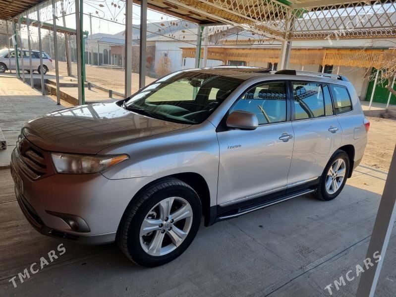 Toyota Highlander 2011 - 370 000 TMT - Гурбансолтан Едже - img 7
