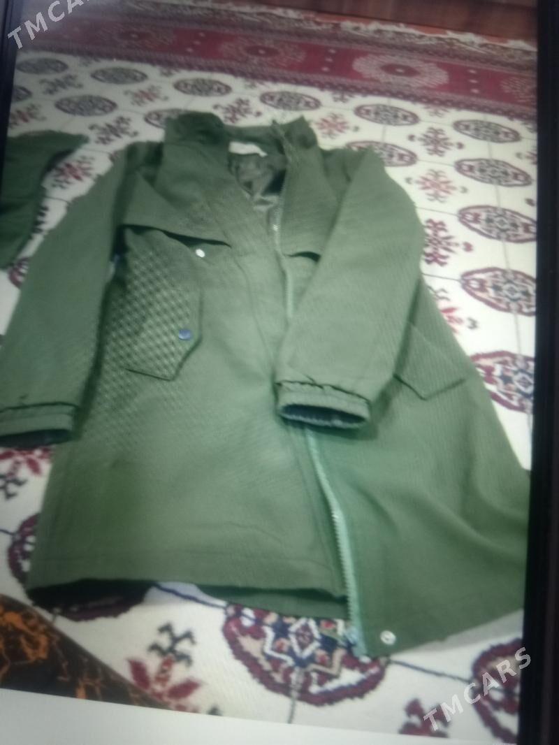 plaşotga  we  jeansy  kurtga. - Murgap - img 2