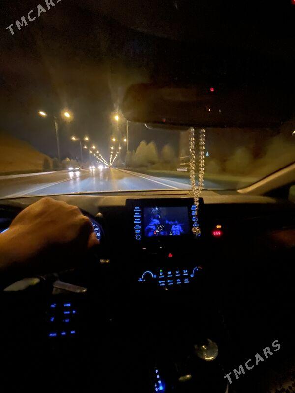 Toyota Camry 2021 - 250 000 TMT - Ашхабад - img 4