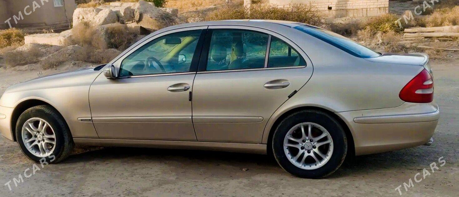 Mercedes-Benz E320 2003 - 130 000 TMT - Дашогуз - img 4