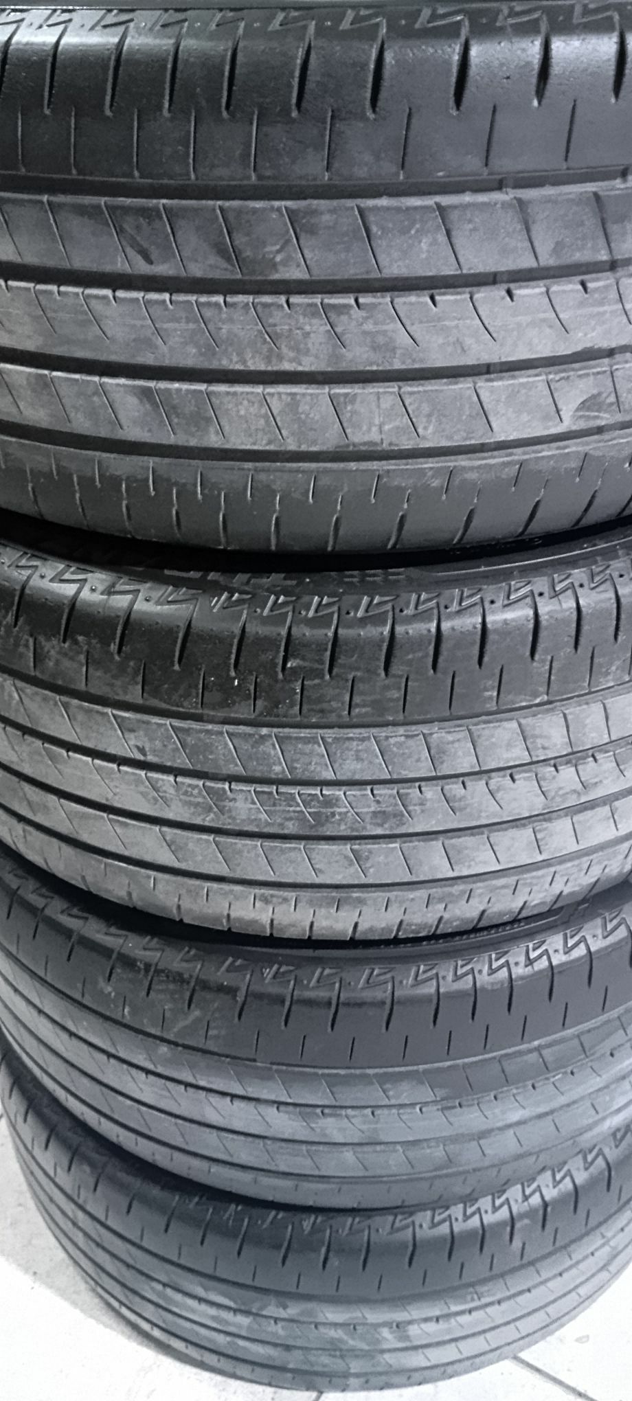 235 45 18 BRIDGISTON 2 000 TMT - Garadamak - img 2