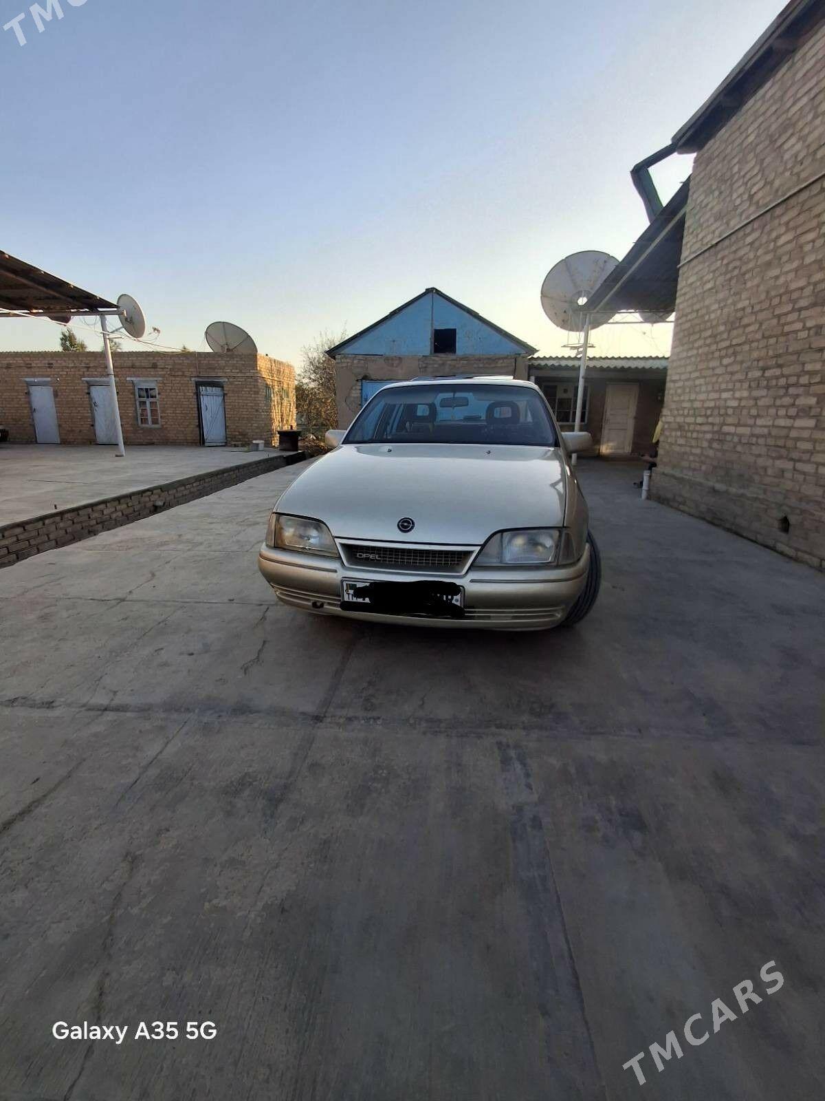 Opel Omega 1989 - 32 000 TMT - Мургап - img 4