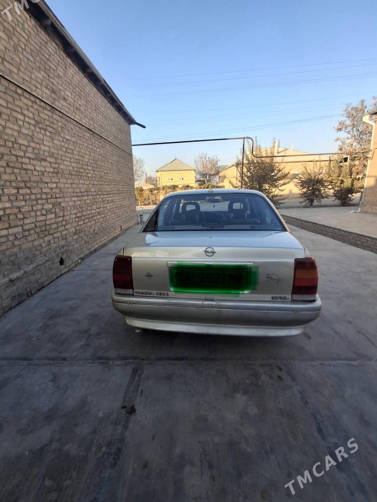 Opel Omega 1989 - 32 000 TMT - Мургап - img 7