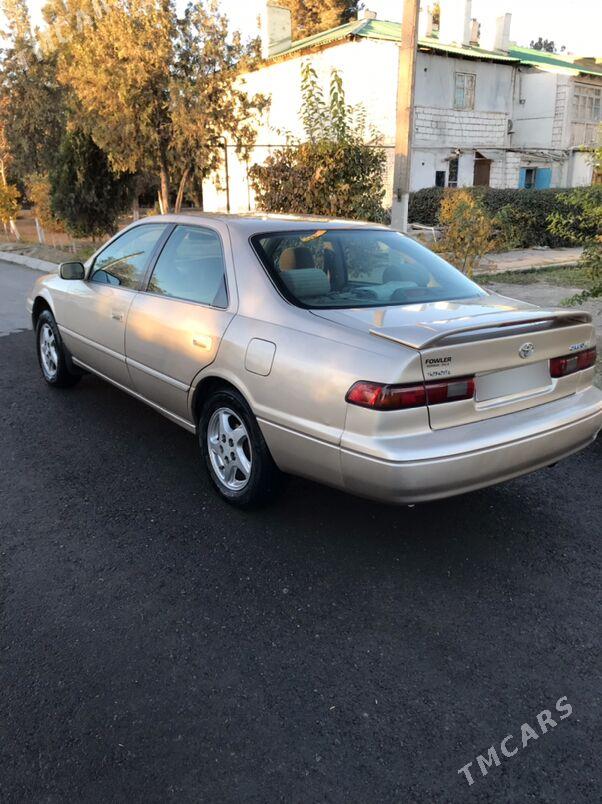 Toyota Camry 1999 - 140 000 TMT - Гёкдепе - img 3