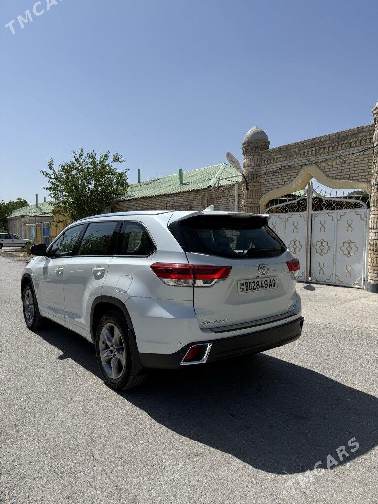 Toyota Highlander 2019 - 400 000 TMT - Ашхабад - img 4