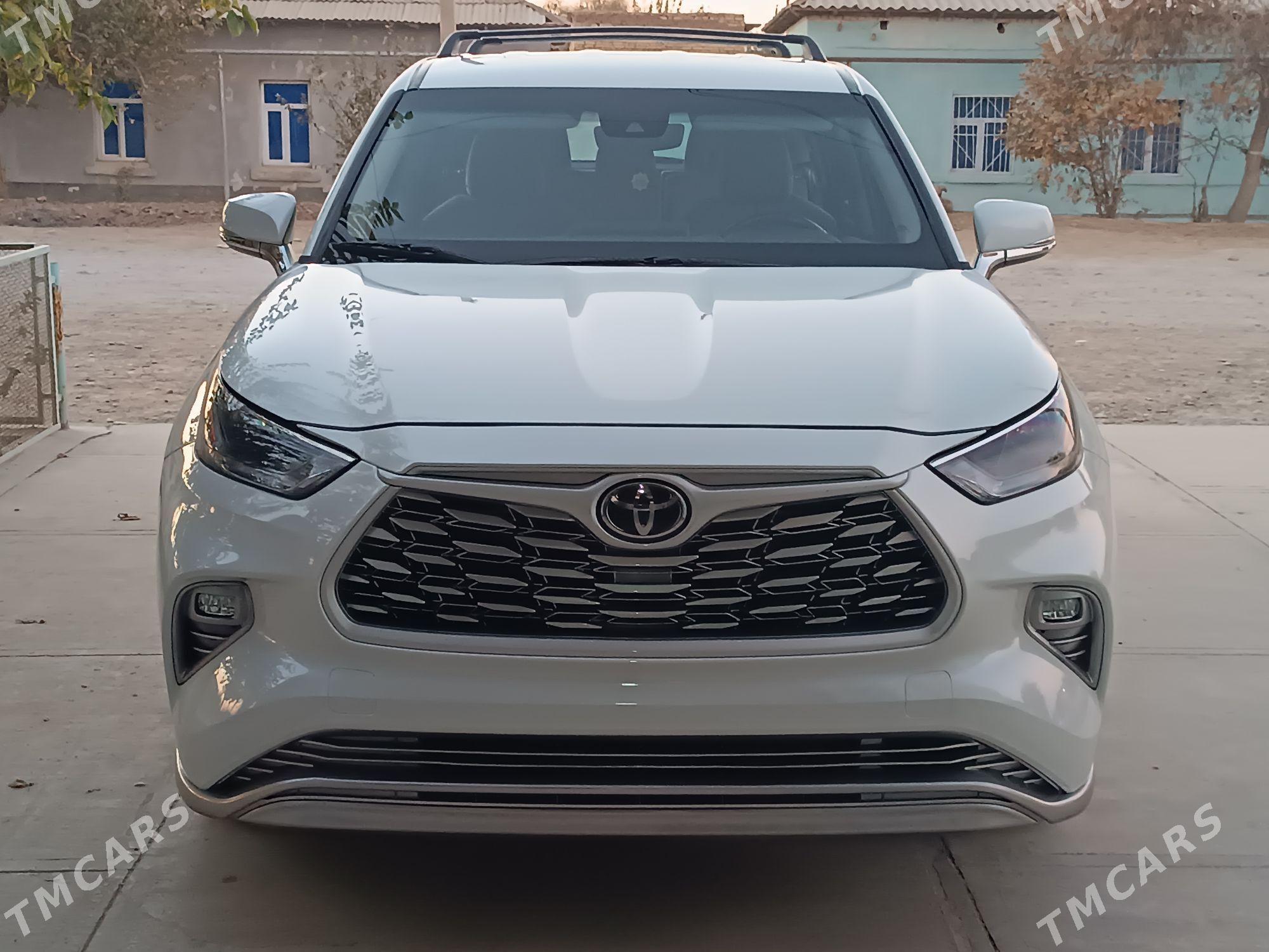 Toyota Highlander 2022 - 510 000 TMT - Теджен - img 7