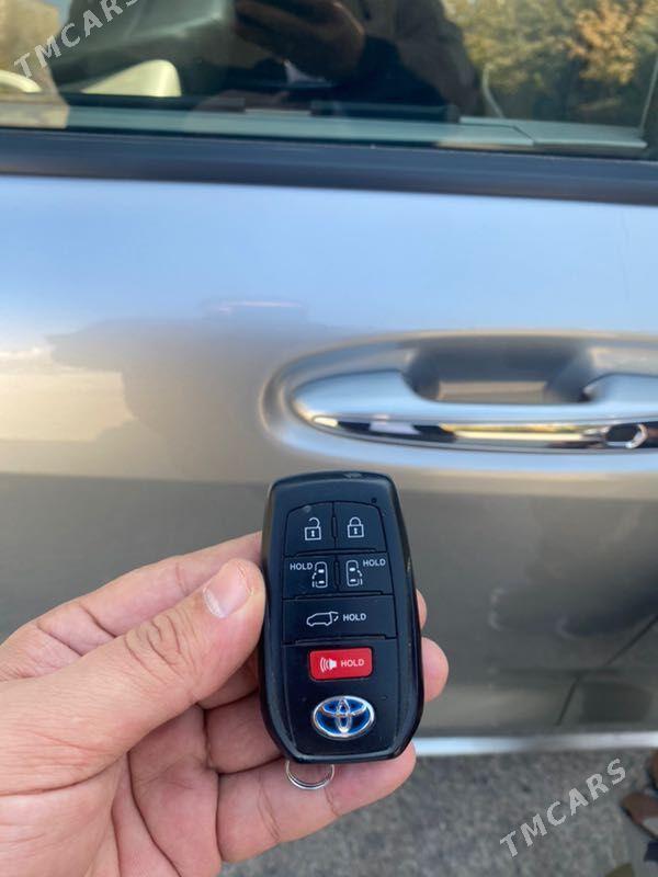 Toyota Sienna 2022 - 510 000 TMT - 11 mkr - img 4