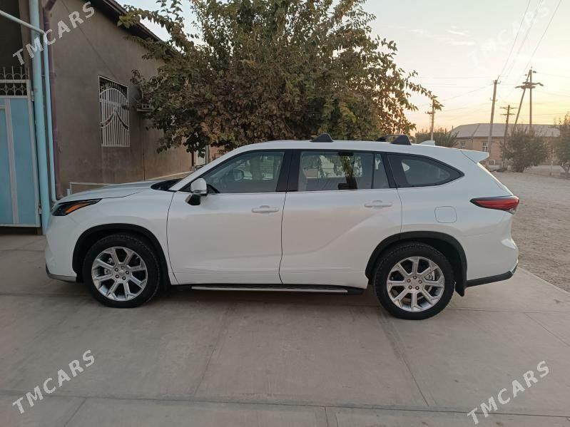 Toyota Highlander 2022 - 510 000 TMT - Теджен - img 9