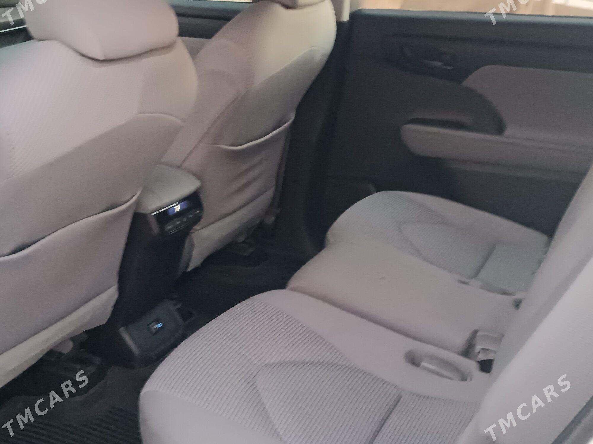 Toyota Highlander 2022 - 510 000 TMT - Теджен - img 5