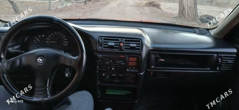Opel Vectra 1993 - 39 000 TMT - Губадаг - img 4