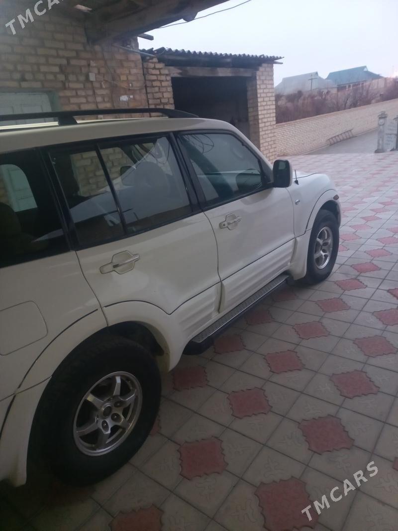 Mitsubishi Montero 2002 - 130 000 TMT - Достлук - img 4
