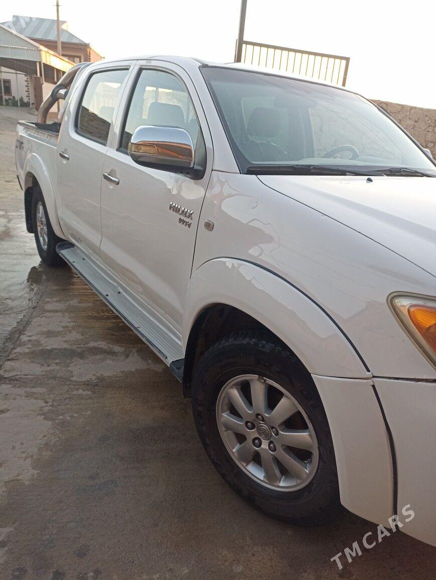 Toyota Hilux 2008 - 250 000 TMT - Magdanly - img 2