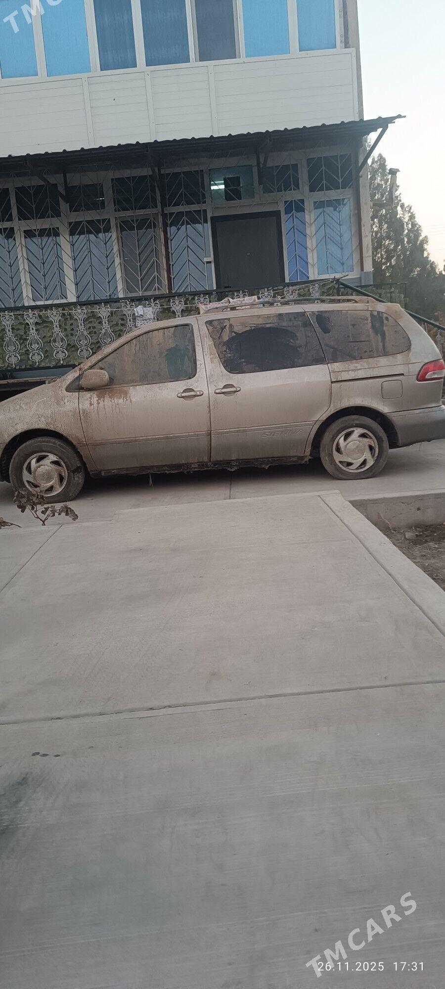 Toyota Sienna 2002 - 300 000 TMT - Daşoguz - img 1