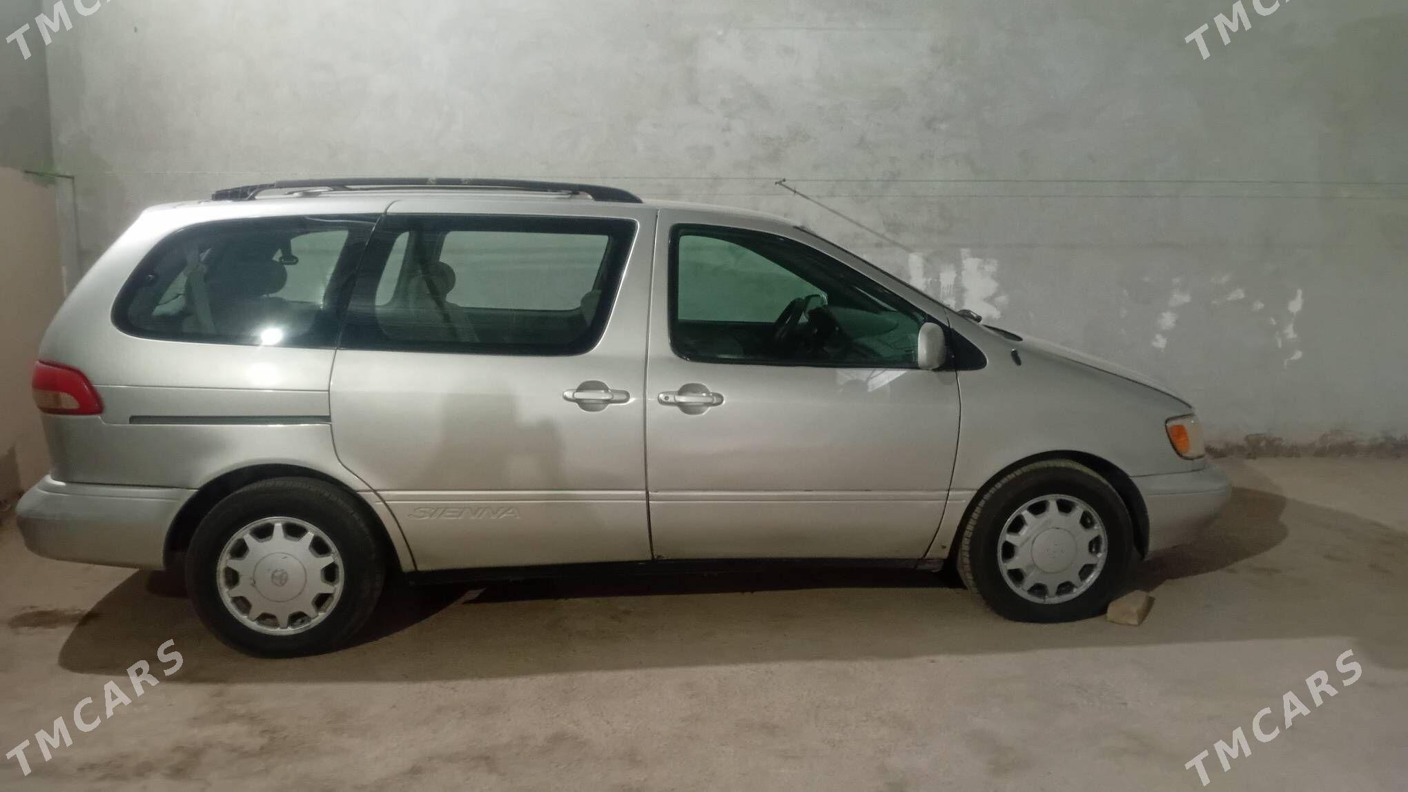 Toyota Sienna 2003 - 160 000 TMT - Туркменабат - img 7