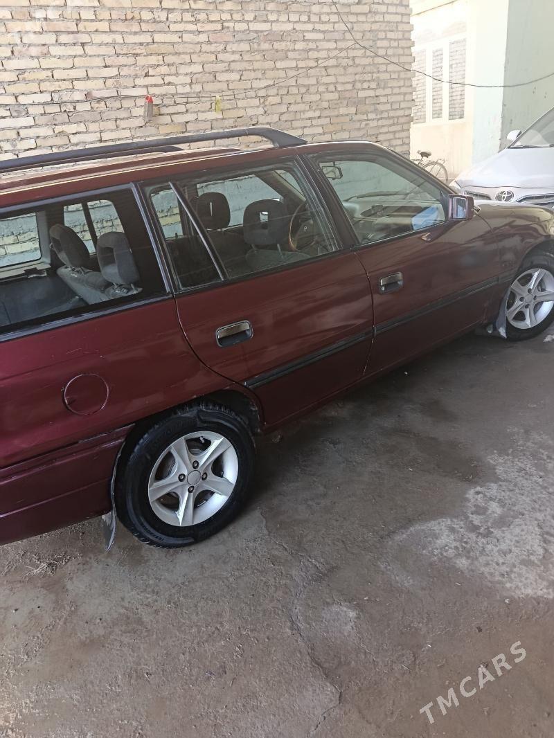 Opel Astra 1992 - 35 000 TMT - Чарджоу - img 4