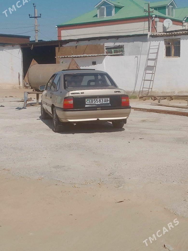 Opel Vectra 1992 - 45 000 TMT - Garadamak - img 2