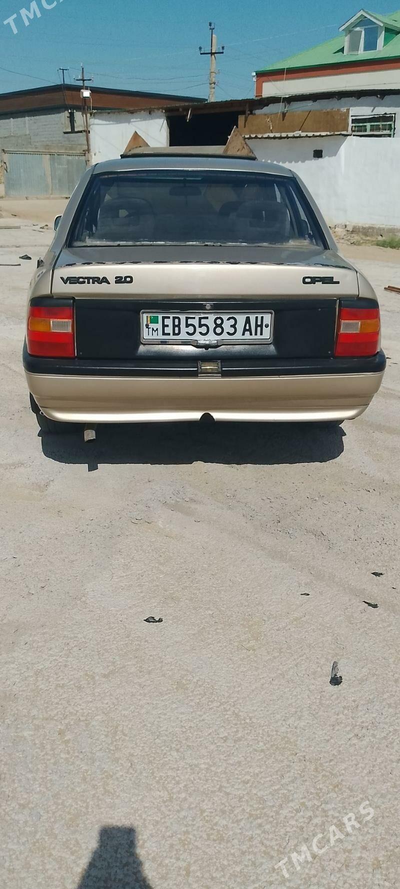 Opel Vectra 1992 - 45 000 TMT - Garadamak - img 6