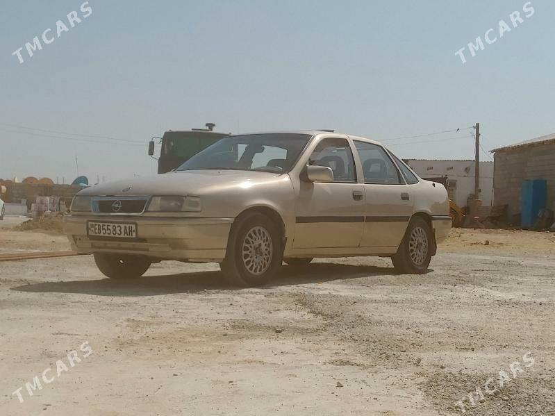 Opel Vectra 1992 - 45 000 TMT - Garadamak - img 4