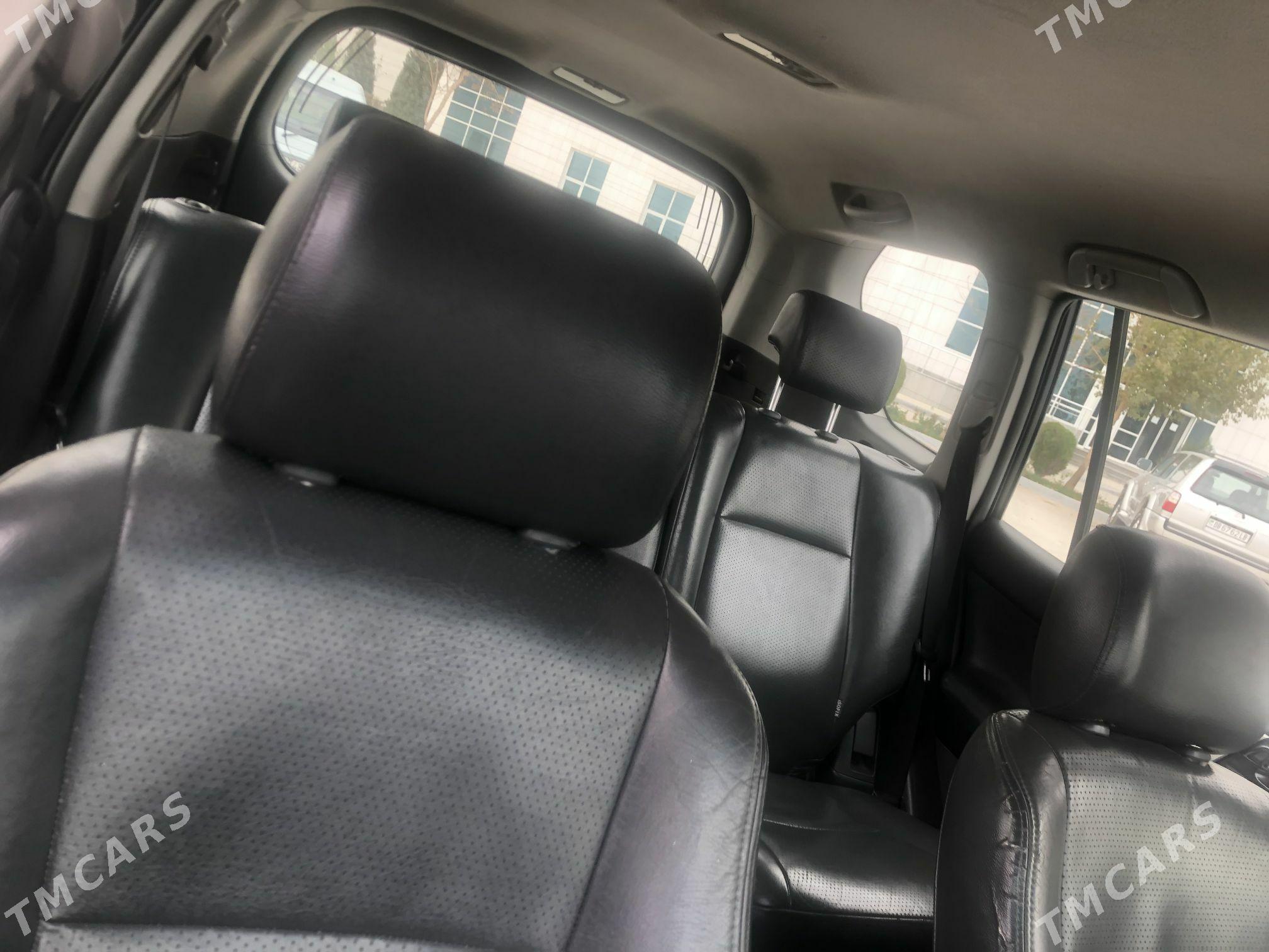 Toyota Land Cruiser Prado 2011 - 510 000 TMT - Çärjew - img 3