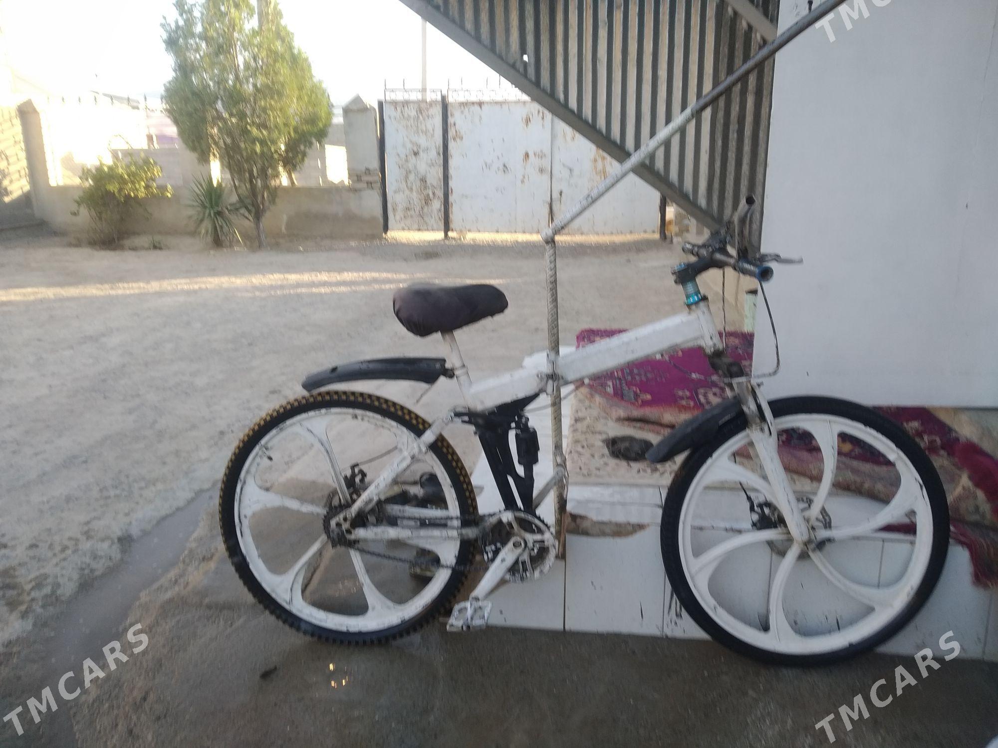 Mersedes tigir - Бахарден - img 2