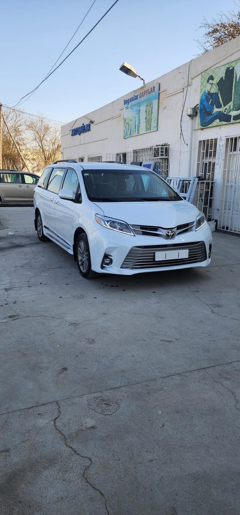 Toyota Sienna 2012 - 280 000 TMT - Bäherden - img 4