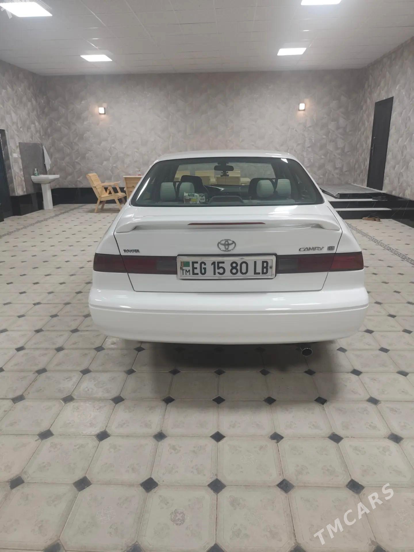 Toyota Camry 1999 - 140 000 TMT - Saýat - img 2