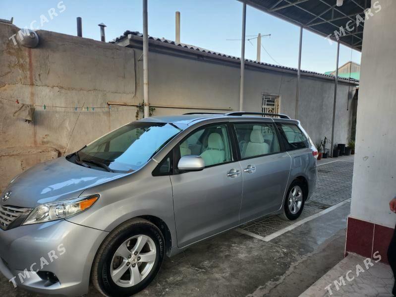 Toyota Sienna 2012 - 300 000 TMT - Türkmenbaşy - img 3