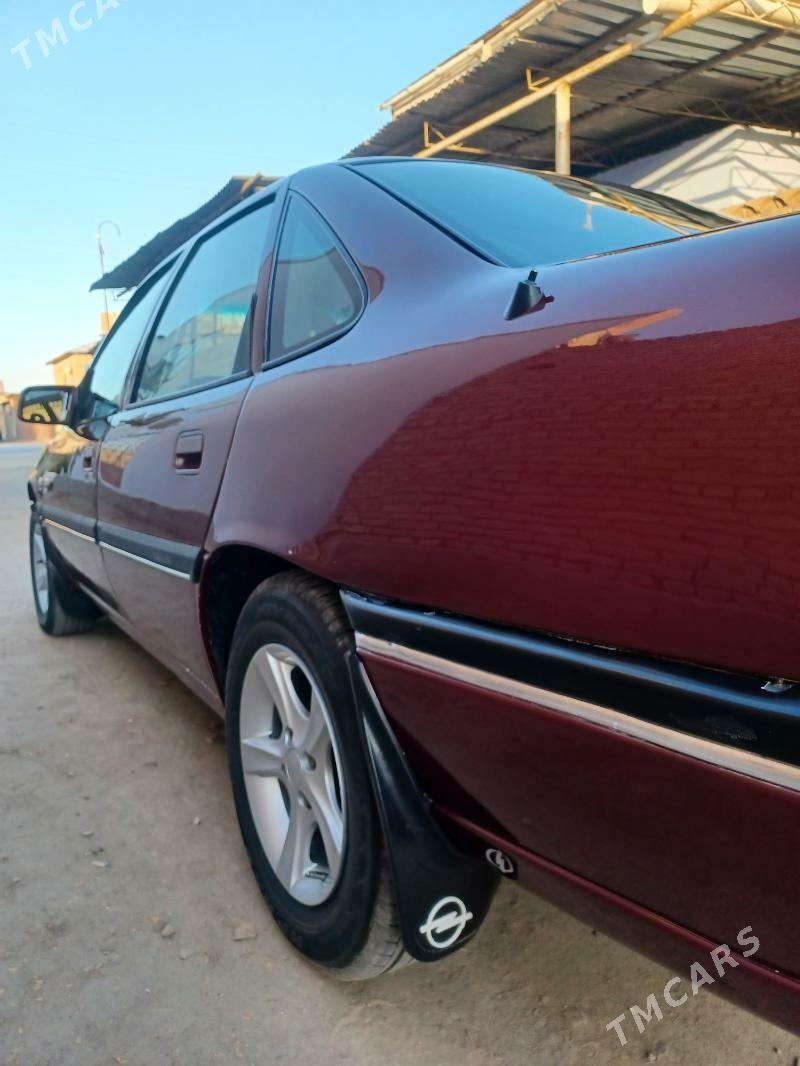 Opel Vectra 1990 - 34 000 TMT - Фарап - img 2