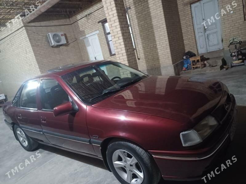 Opel Vectra 1990 - 34 000 TMT - Фарап - img 4