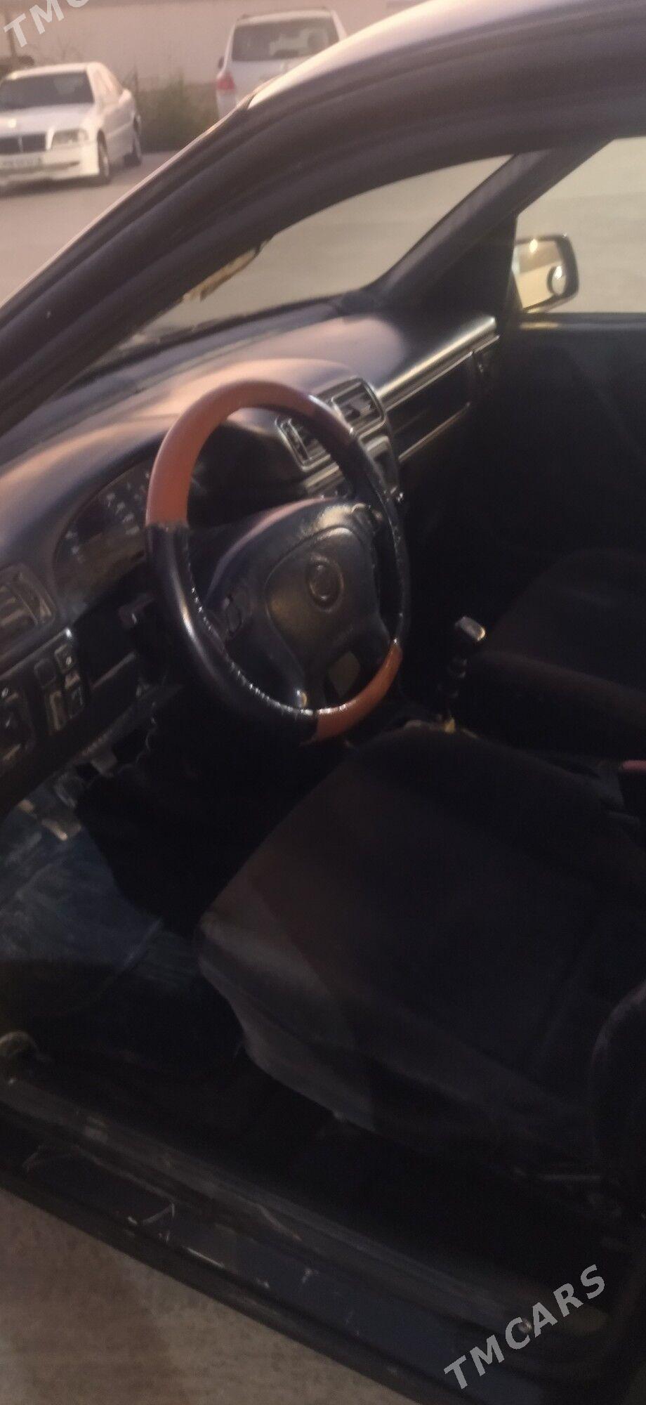 Opel Vectra 1994 - 25 000 TMT - Farap - img 5