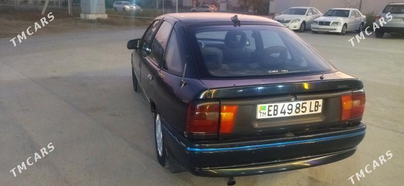 Opel Vectra 1994 - 25 000 TMT - Farap - img 1