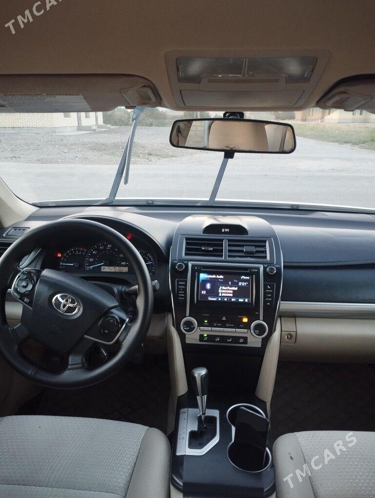 Toyota Camry 2013 - 230 000 TMT - Мургап - img 3