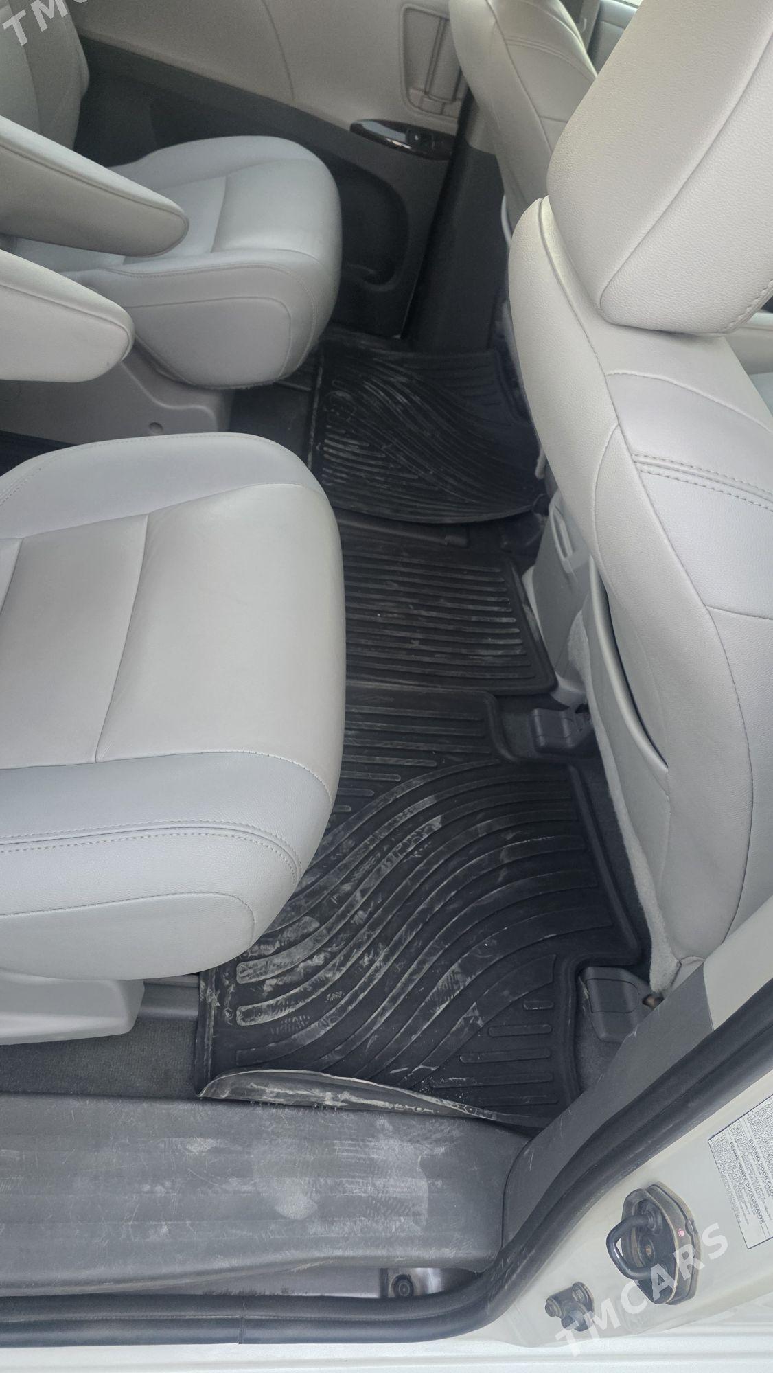 Toyota Sienna 2019 - 450 000 TMT - Ашхабад - img 5